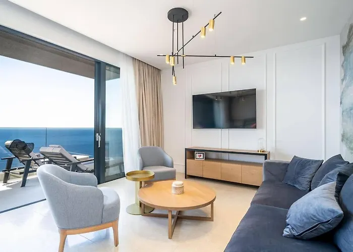 New&luxury 5* With An Amazing View - Pure Apartment
